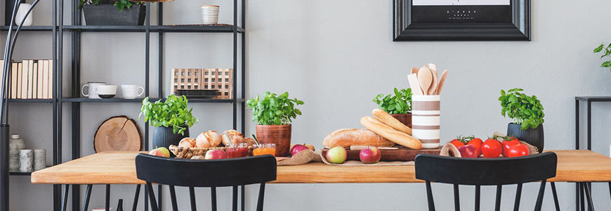 Wie richtet man ein Esszimmer ein? Einfache Ideen für ein leckeres Design.